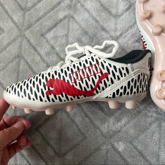 PUMA Unisex’s Kids Soccer Cleats Size 30 - Picture 6 of 11